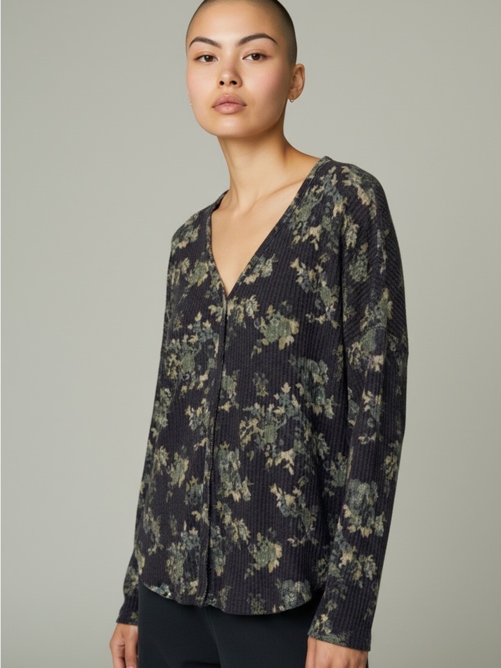 Urban Outfitters Navy Floral Button-Up, M